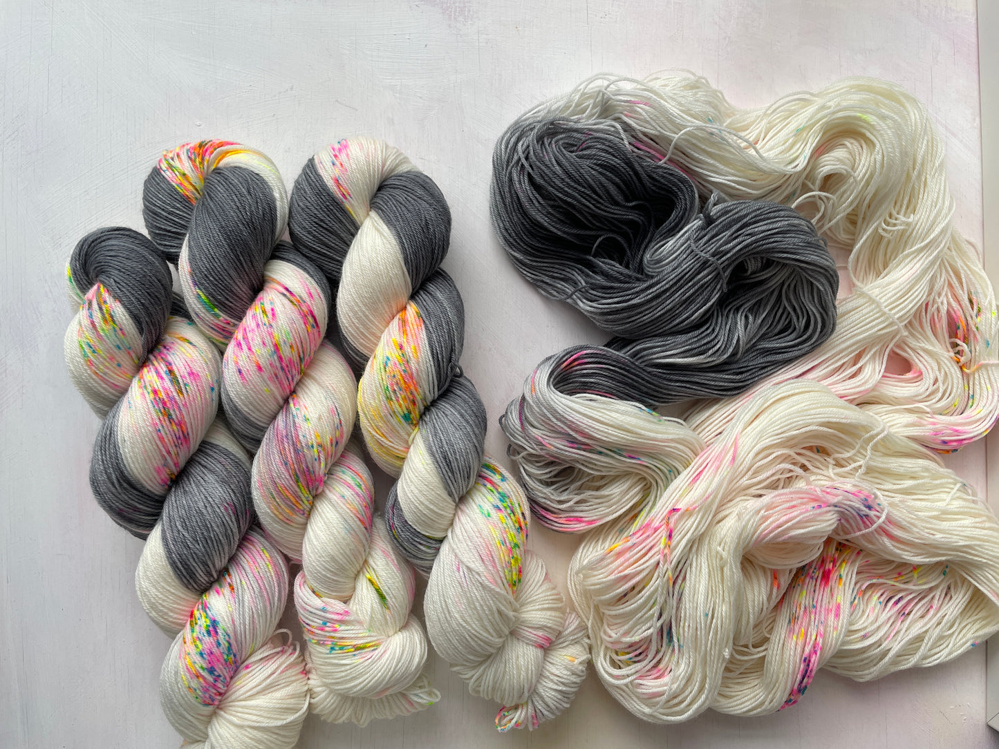 Reverse Pops Grey - Zip Yarn - Merino nylon - 4ply