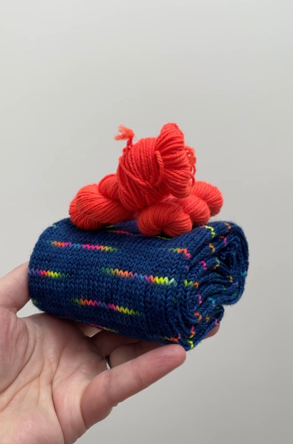 Sox in a box! - Merino nylon - sock snake - contrast mini - 4ply