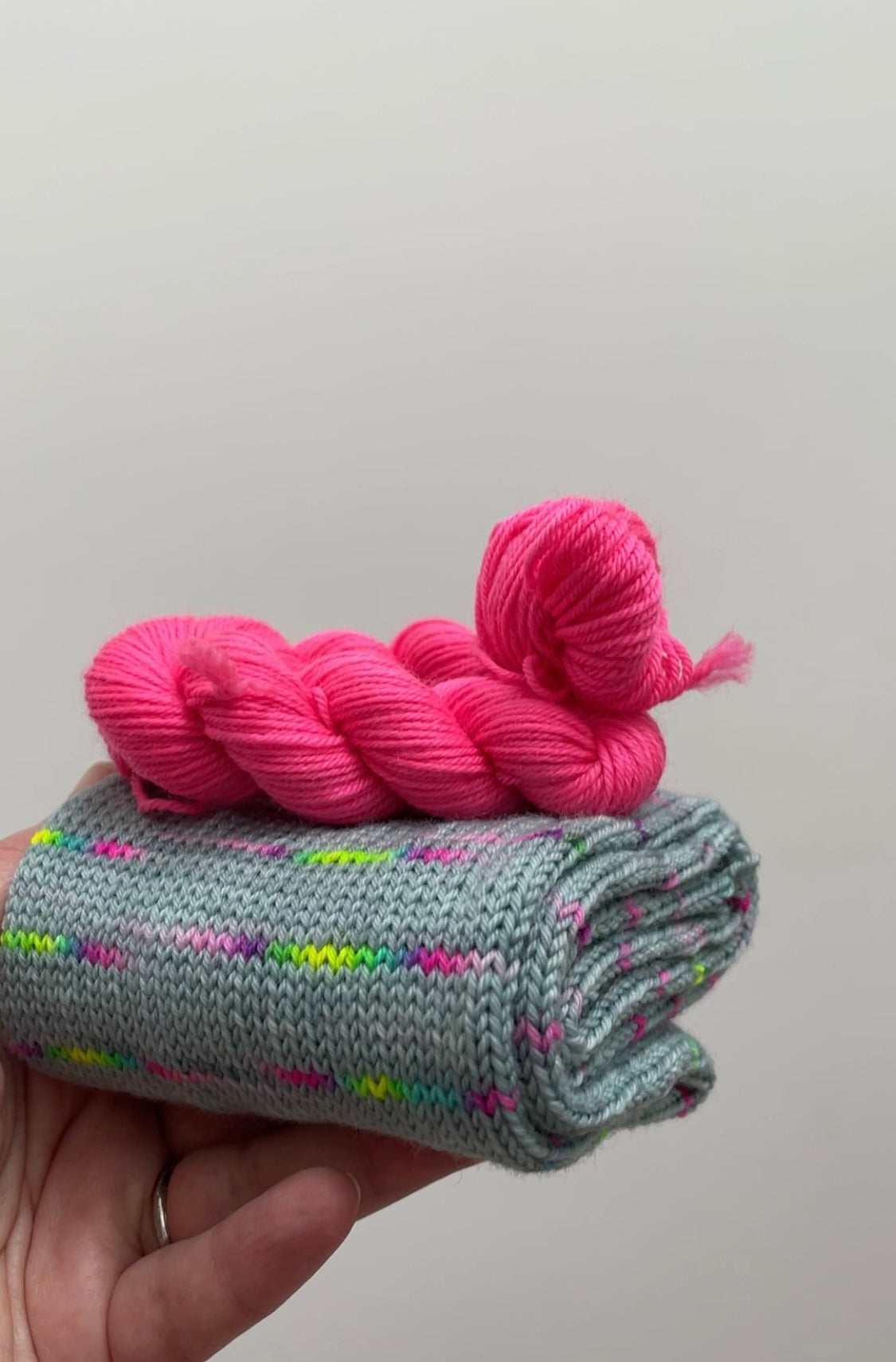 Sox in a box! - Merino nylon - sock snake - contrast mini - 4ply