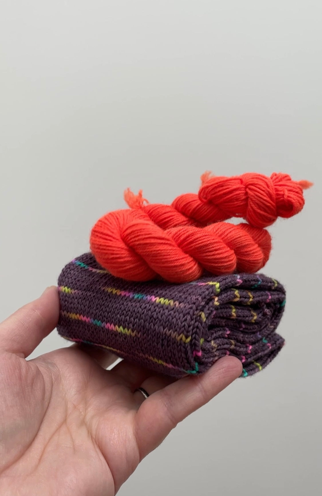Sox in a box! - Merino nylon - sock snake - contrast mini - 4ply