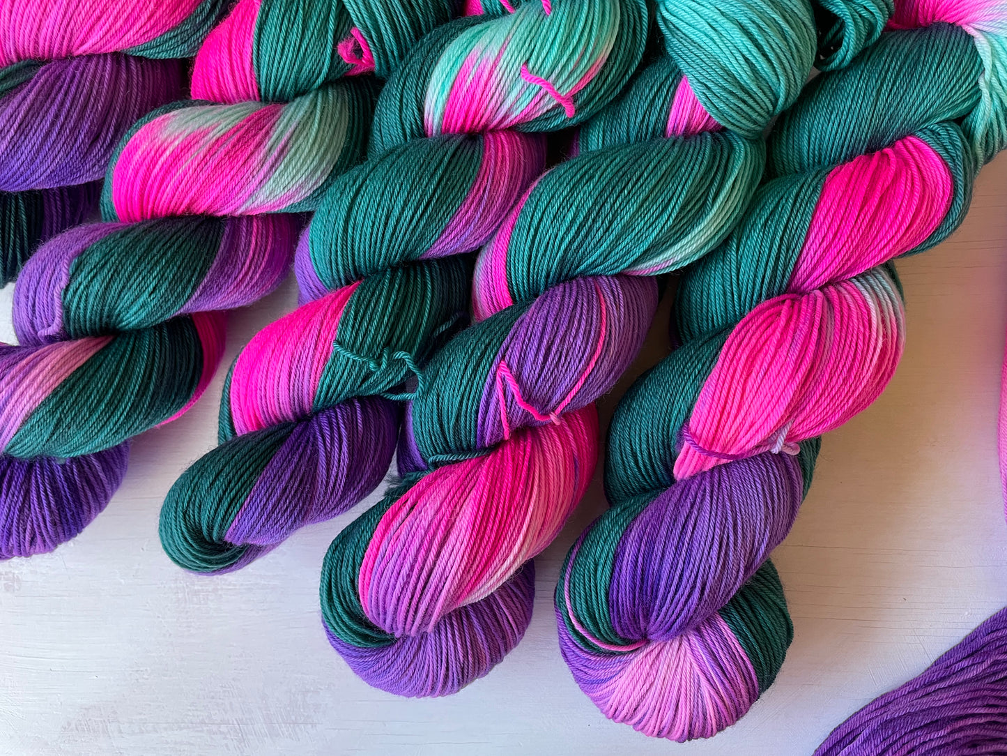 Assigned pooling - Fuchsia - Long zip - Merino Nylon - sock - 4ply