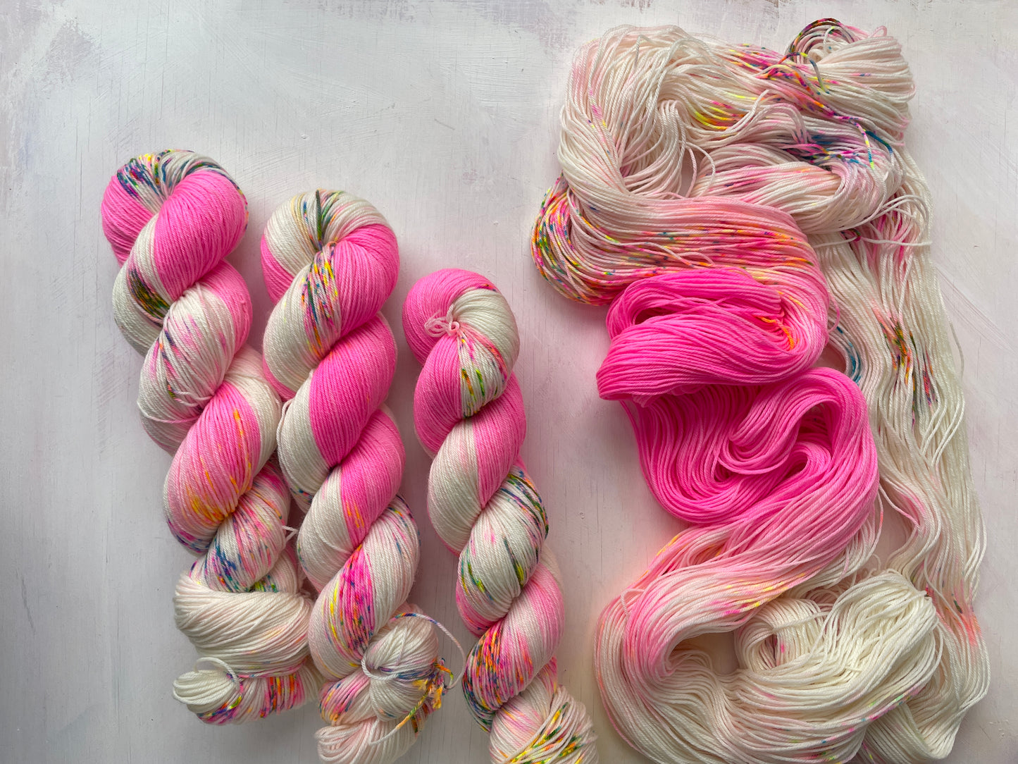 Reverse Pops Pink  - Zip Yarn - Merino nylon - 4ply