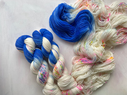 Reverse Pops Blue  - Zip Yarn - Merino nylon - 4ply
