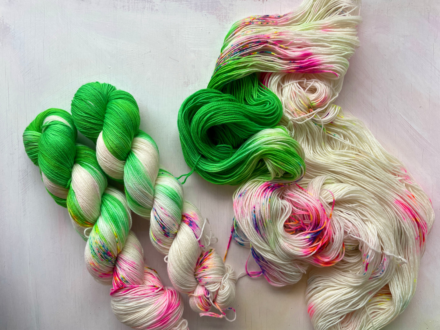 Reverse Pops Green  - Zip Yarn - Merino nylon - 4ply