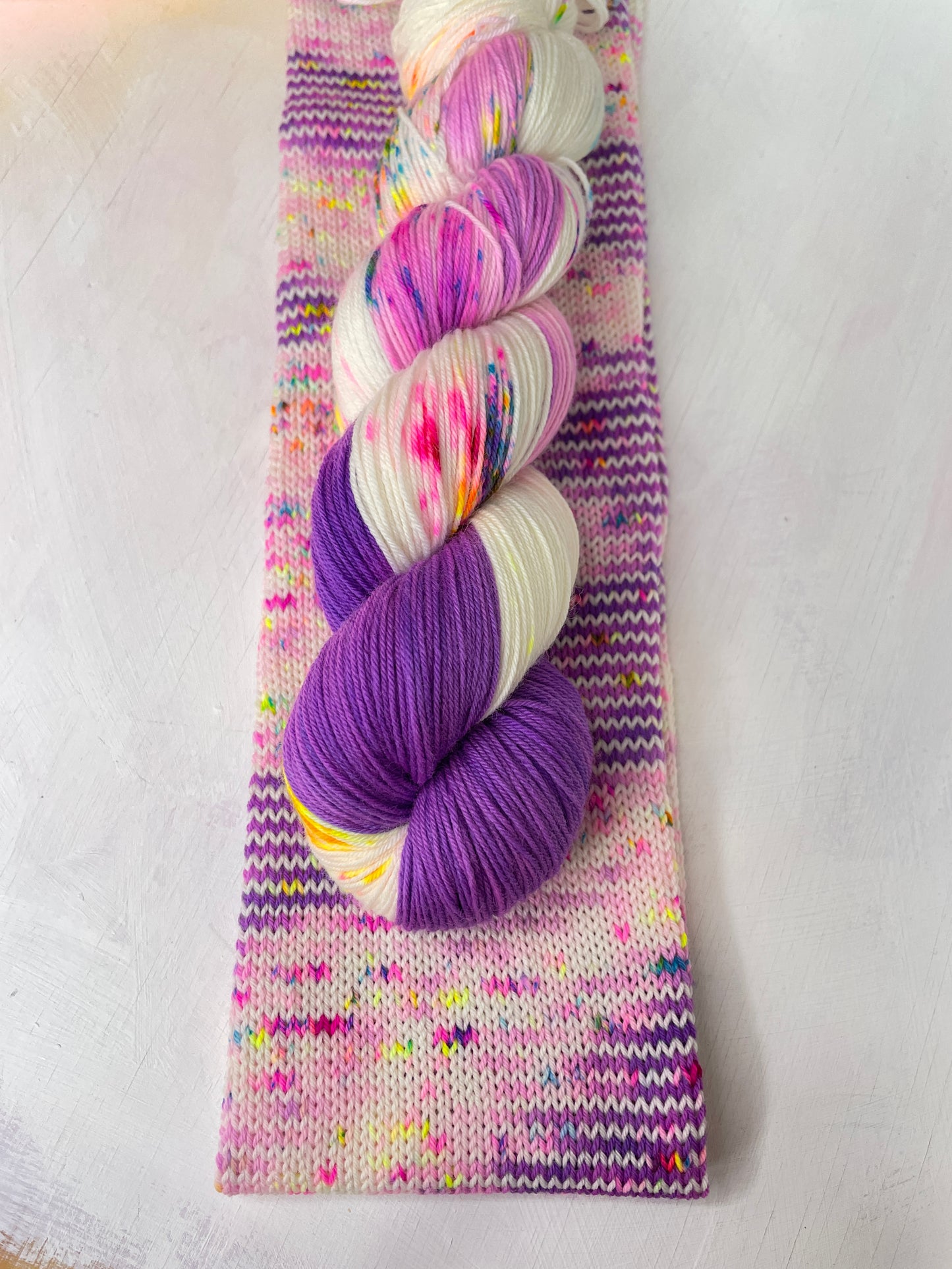 Reverse Pops Violet  - Zip Yarn - Merino nylon - 4ply