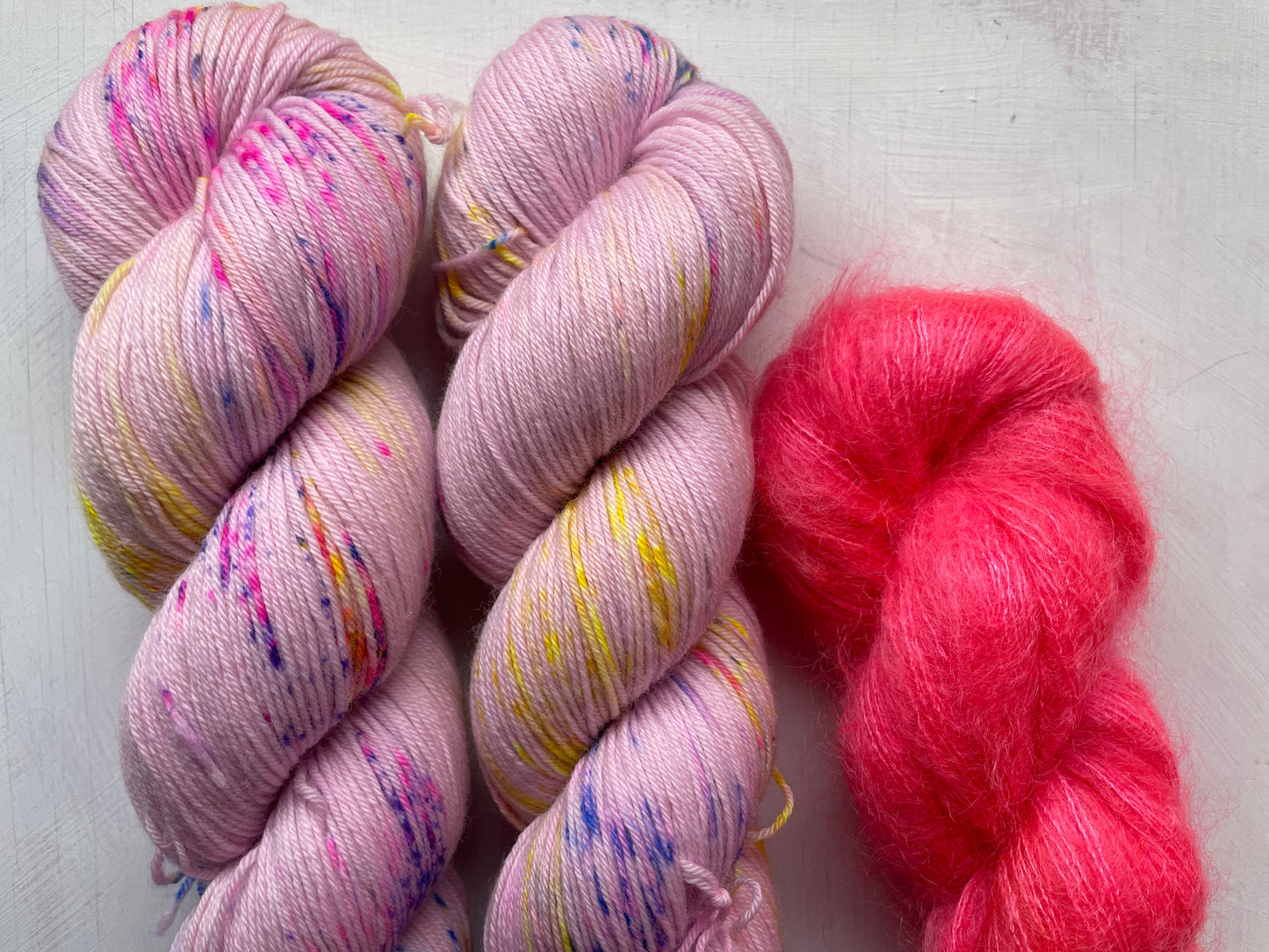 Fizzy pop Shawl yarn kit