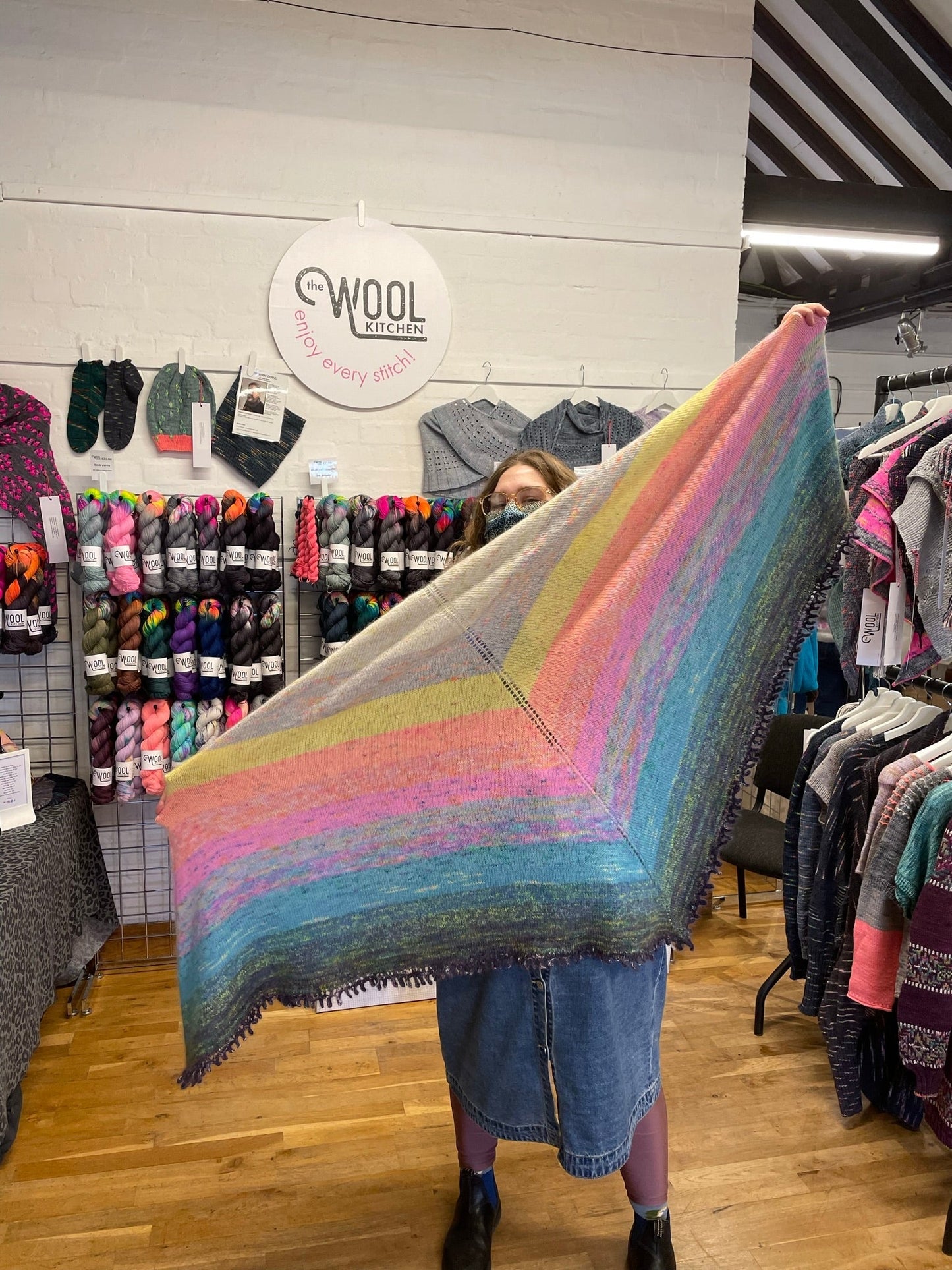 Free Urban hints shawl - PDF link