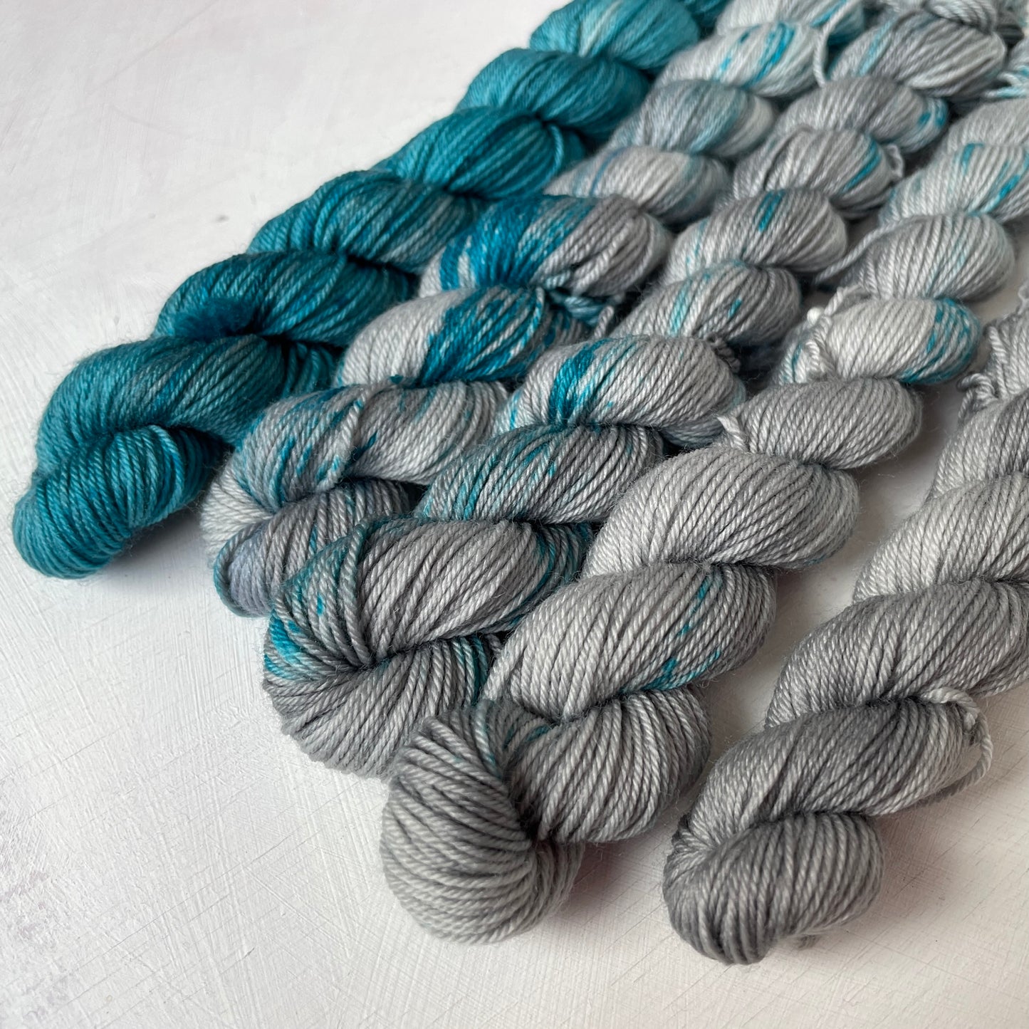 Urban hints Mini gradient set & Shawl pattern - pre-order - Mini sock yarn
